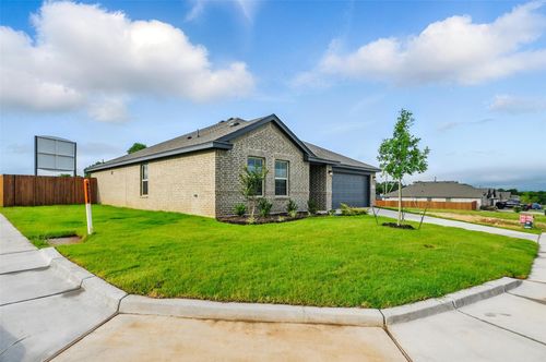 1401 Quail Creek Dr, Cleburne, TX, 76033-5299 | Card Image