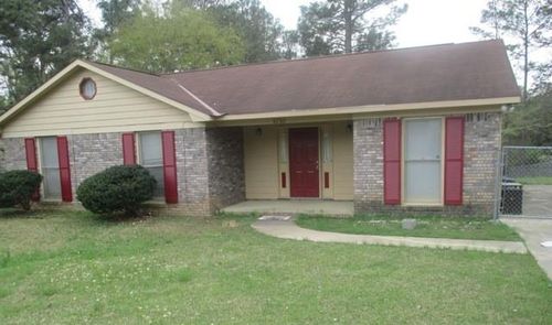 6738 Playfield Dr, Columbus, GA, 31907-4523 | Card Image