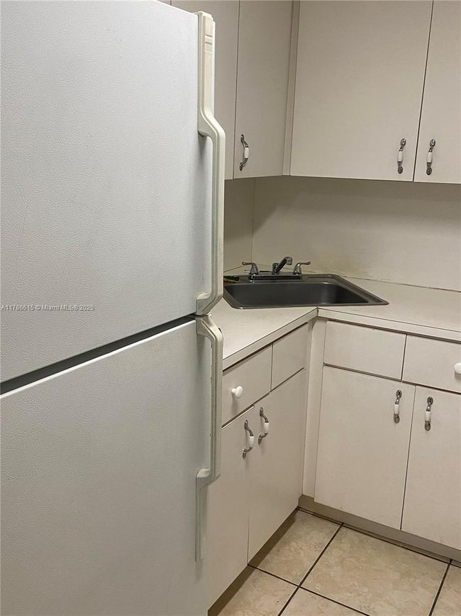 APT-127 - 666 W 81 St St, Condo with 1 bedrooms, 1 bathrooms and null parking in Hialeah FL | Image 4