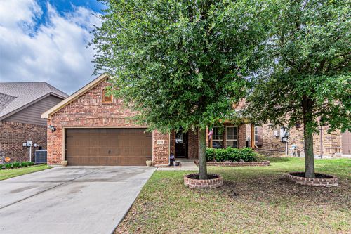 5721 Diamond Valley Dr, Fort Worth, TX, 76179-7606 | Card Image