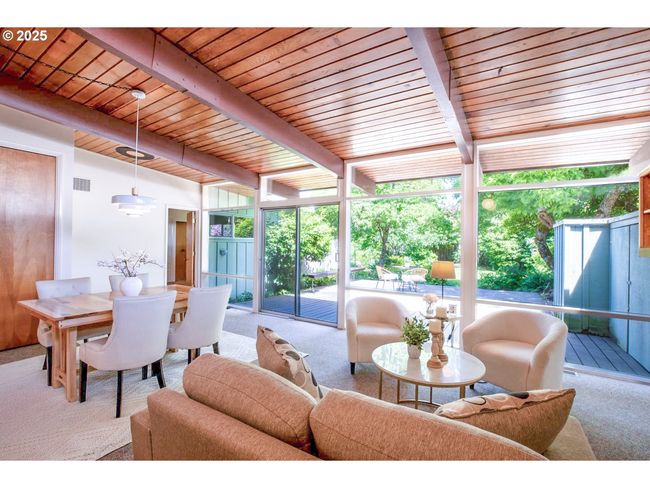 1439 Barton St, House other with 3 bedrooms, 2 bathrooms and null parking in Eugene OR | Image 9