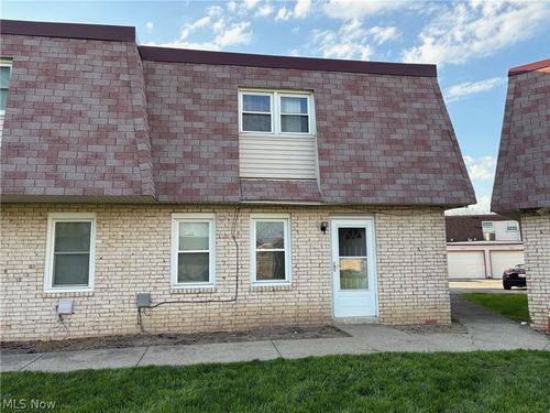 4263 Bennington Blvd, Brunswick, OH, 44212-1747 | Card Image