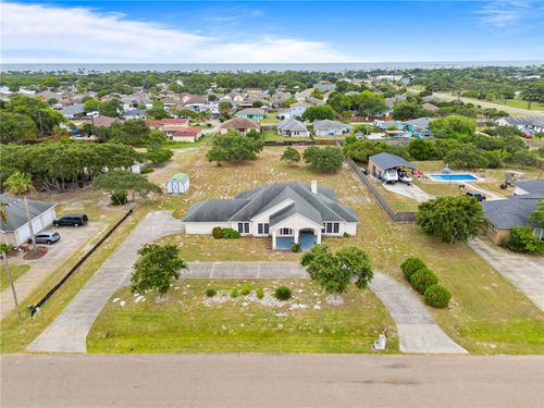 3833 Casa Blanca Ct, Corpus Christi, TX, 78418-4012 | Card Image