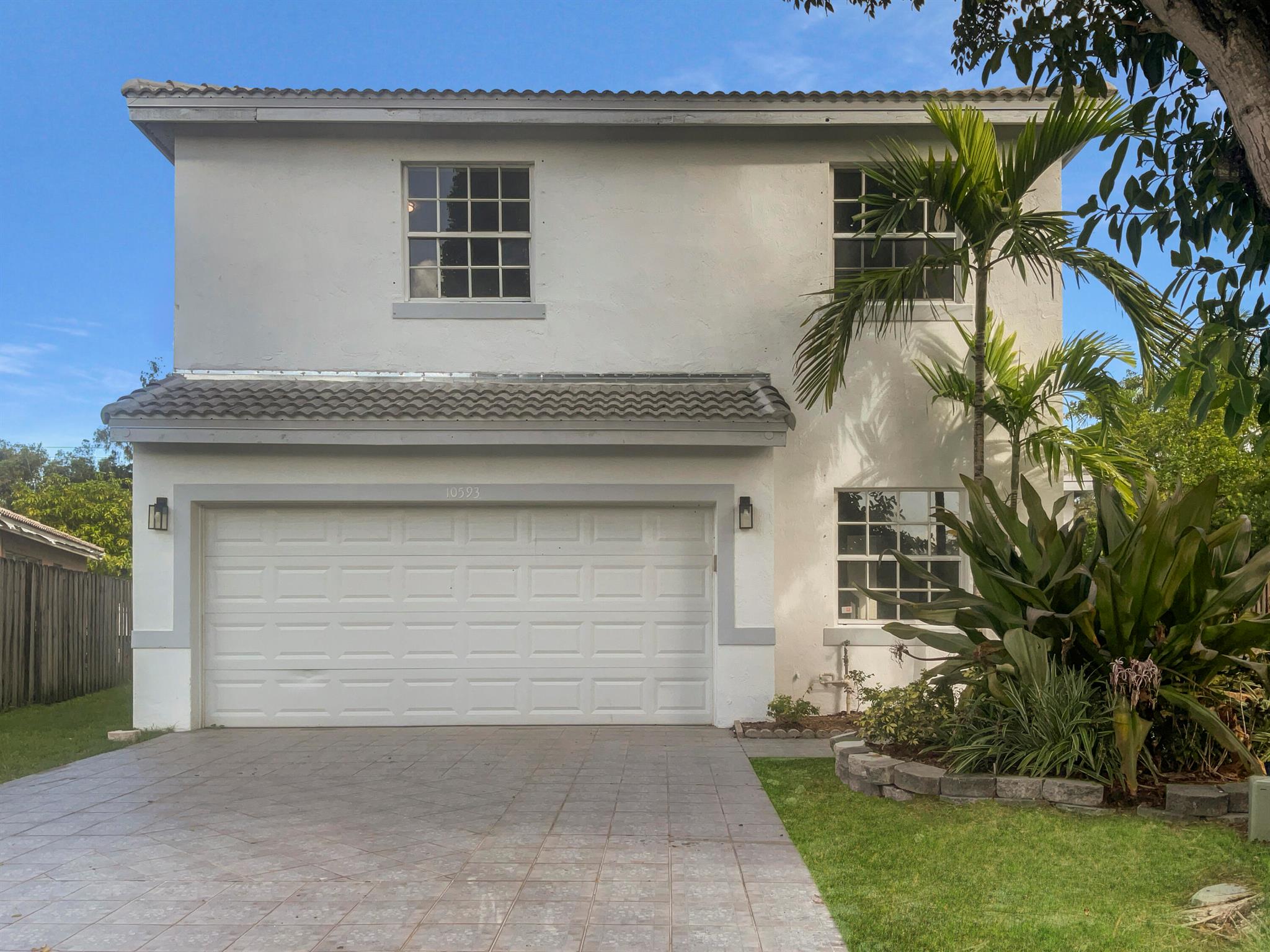 13th Ct, Pembroke Pines, FL 33025