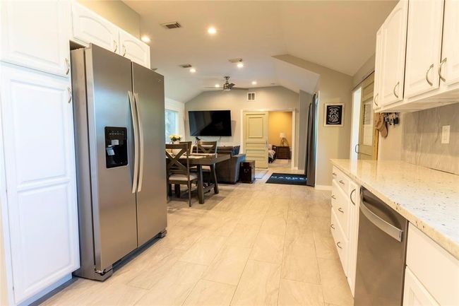 3109 Se Amherst St, House other with 3 bedrooms, 2 bathrooms and null parking in Stuart FL | Image 8