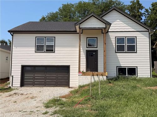 2030 W Springs Way, Excelsior Springs, MO, 64024-9304 | Card Image