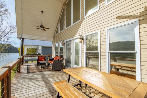 1040 Whites Creek Ln, Decaturville, TN, 38329-5507 | Card Image