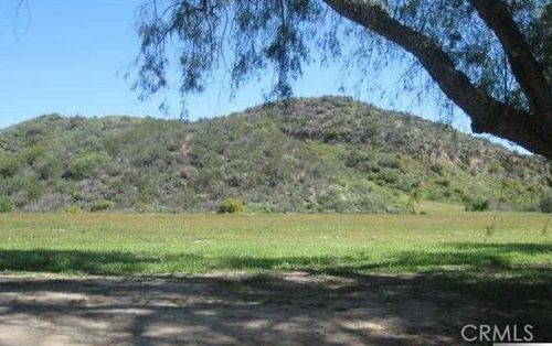 15840 Sierra Hwy, Canyon Country, CA, 91390-4731 | Card Image