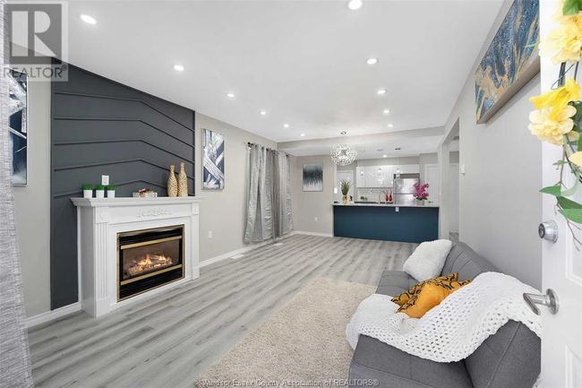 1061 Highland Ave, House other with 4 bedrooms, 3 bathrooms and null parking in Windsor ON | Image 5