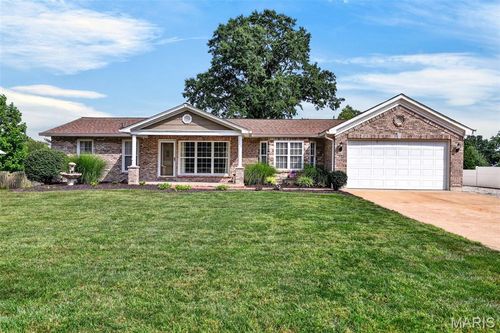 262 W Skyline Dr, Ballwin, MO, 63011-3147 | Card Image
