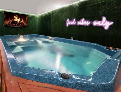 504 Cliff Cir, Nashville, TN, 37218-2805 | Card Image