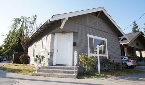 945 Cinnabar St, San Jose, CA, 95110 | Card Image