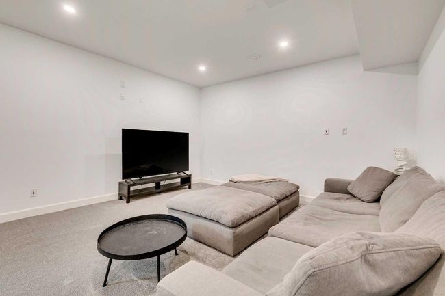 18 27 Avenue Sw, House other with 4 bedrooms, 4 bathrooms and 2 parking in Calgary AB | Image 45