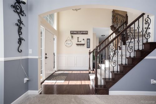 529 Napa Valley Dr, Milford, MI, 48381-1055 | Card Image