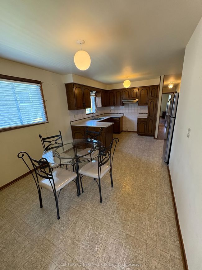 117 Maplegrove Ave, House other with 5 bedrooms, 2 bathrooms and 4 parking in Bradford ON | Image 4