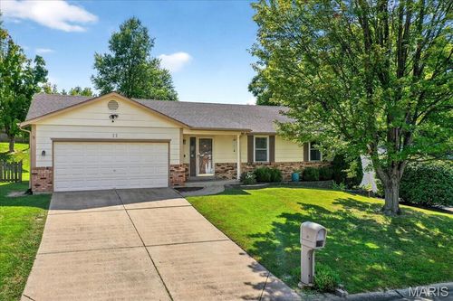 11 Eagle View Ct, Saint Peters, MO, 63376-4652 | Card Image