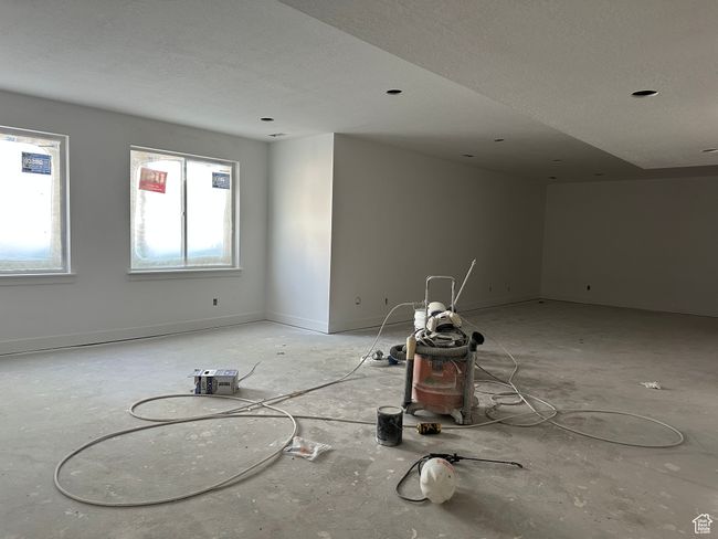 Unfurnished room with a textured ceiling | Image 28
