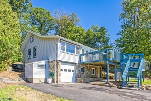 318 Squaw Trl, Andover, NJ, 07821-2965 | Card Image