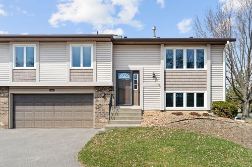 14661 94th Pl N, Maple Grove, MN, 55369-8502 | Card Image