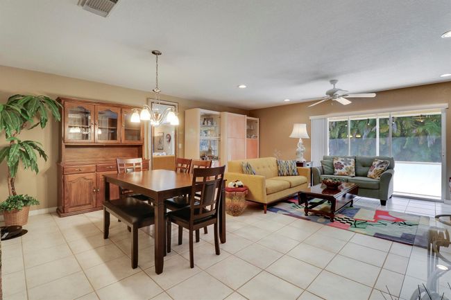 6170 Sugar Loaf Ln, Condo with 3 bedrooms, 3 bathrooms and null parking in West Palm Beach FL | Image 11