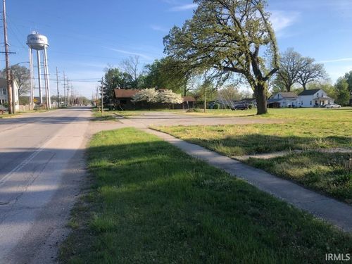 305 S Division St, Bristol, IN, 46507-9401 | Card Image