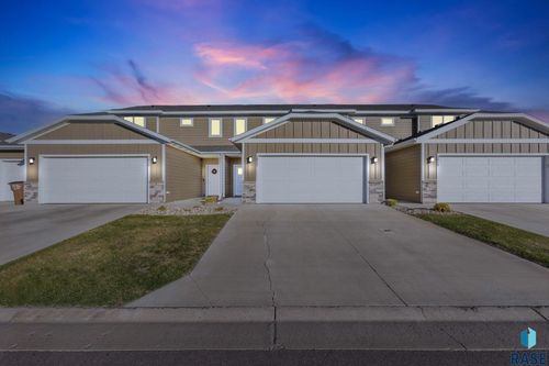 5812 S Whisper Creek Pl, Sioux Falls, SD, 57108-3099 | Card Image