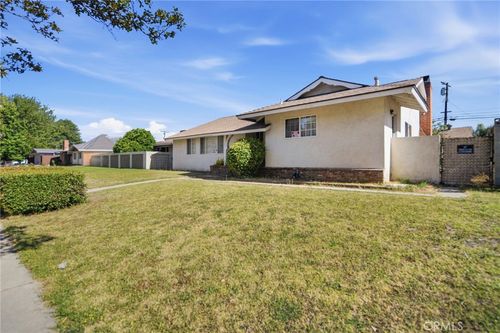 285 E Mckinley Ave, Pomona, CA, 91767-3957 | Card Image