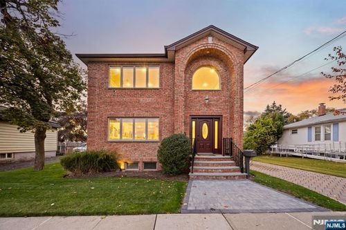 40 Pomona Ave, Fair Lawn, NJ, 07410-1331 | Card Image