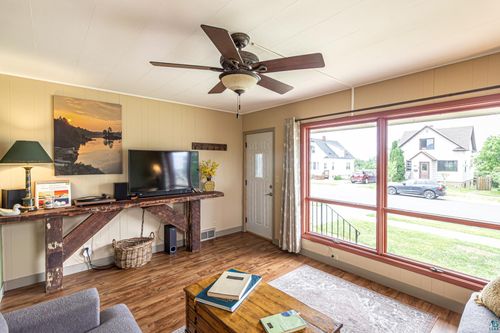 214 W Chapman St, Ely, MN, 55731-1138 | Card Image