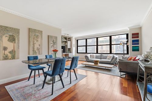 5m-225 E 57th St, New York, NY, 10022-2824 | Card Image