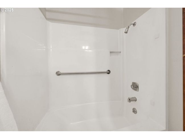 1770 W 28 Th Ave, House other with 3 bedrooms, 2 bathrooms and 2 parking in Eugene OR | Image 19