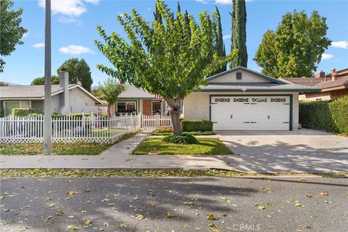25123 Markel Dr, Newhall, CA, 91321-2350 | Card Image