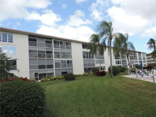 h4-2901 Victoria Cir, Coconut Creek, FL, 33066-1332 | Card Image