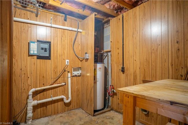 Laundry area | Image 23