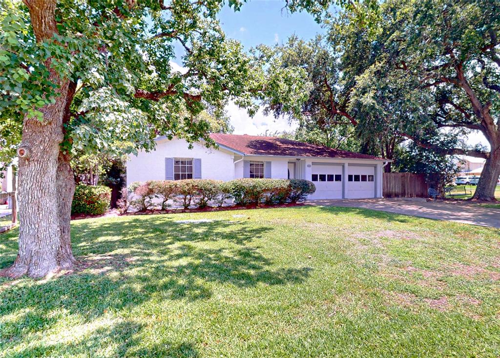 Bel Rd, Kemah, TX 77565