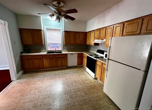 24 Mortson St, Hartford, CT, 06106-1316 | Card Image