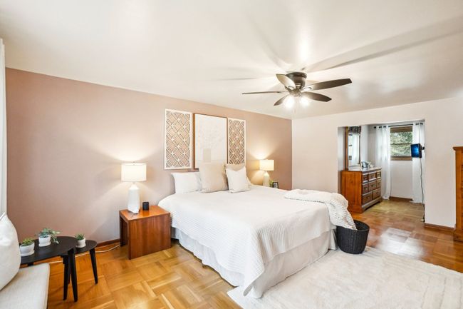 3 Large Bedrooms | Image 9