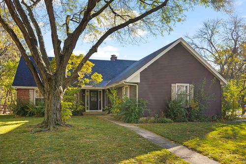 210 Westmoreland Ln, Naperville, IL, 60540-5821 | Card Image