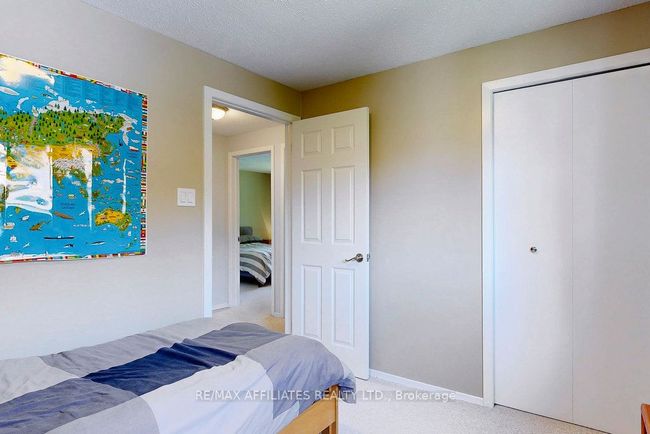 22 Red Maple Cres, House other with 3 bedrooms, 1 bathrooms and 2 parking in Gloucester ON | Image 27