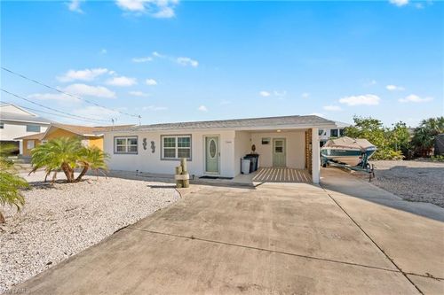 2444 Sycamore St, ST. JAMES CITY, FL, 33956-2067 | Card Image