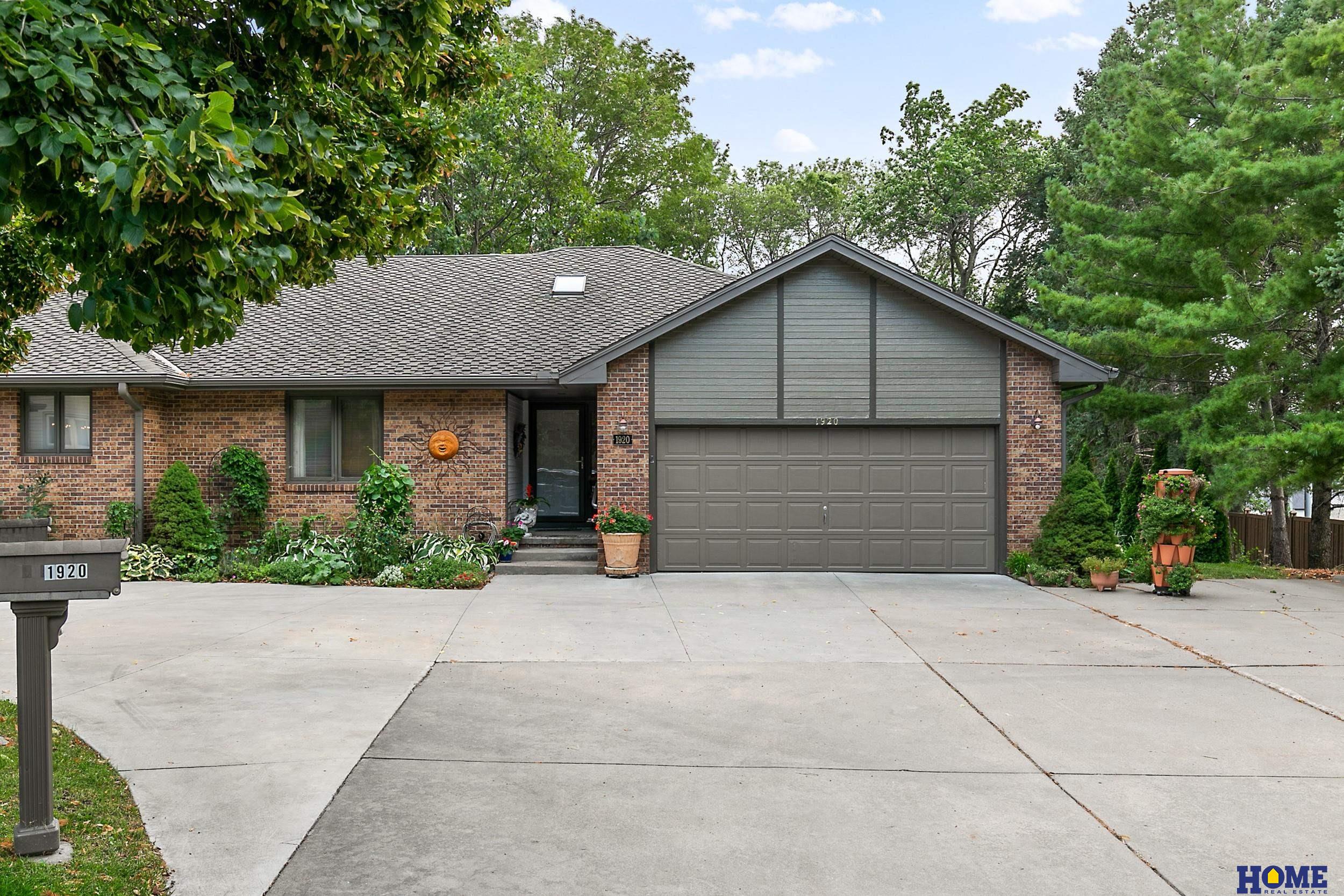 Lori Ln, Lincoln, NE 68506