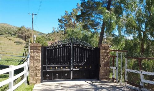 33716 Hubbard Rd, Acton, CA, 93510-1550 | Card Image