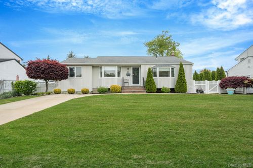 29 Franklin St, Islip, NY, 11751-1622 | Card Image