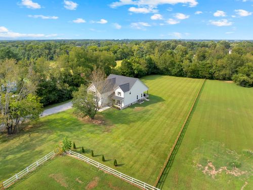 194 Volunteer Rd, Murfreesboro, TN, 37128-6209 | Card Image