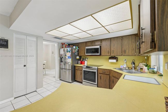 1321 Nw 75 Th Ter, House other with 3 bedrooms, 2 bathrooms and null parking in Plantation FL | Image 10
