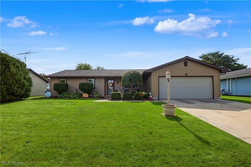 5589 London Dr, Austintown, OH, 44515-4134 | Card Image