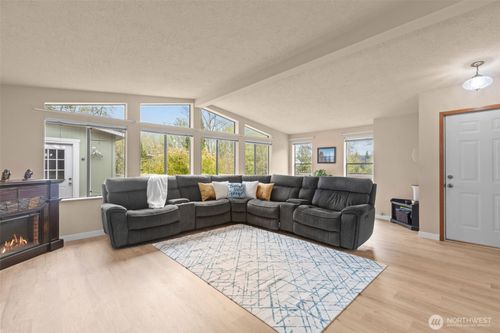 17373 Woodcrest Drive Ne, Bothell, WA, 98011 | Card Image