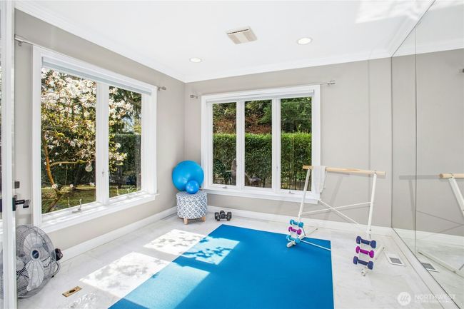 8150 Evergreen Ln, House other with 5 bedrooms, 4 bathrooms and 3 parking in Mercer Island WA | Image 23