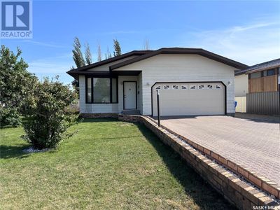 441 Petterson Dr, House other with 4 bedrooms, 3 bathrooms and null parking in Estevan SK | Image 1