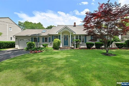 736 Boyd Rd, Paramus, NJ, 07652-4010 | Card Image